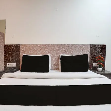 Hotel Gold Stays Near Delhi Airport For Family And International Guests